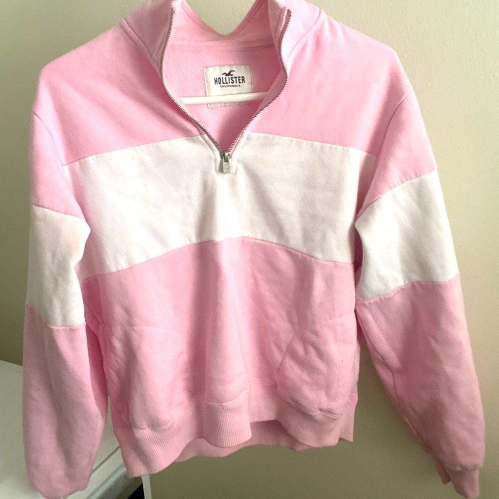 Lightly used Pink and white XXS Hollister fleece sweater